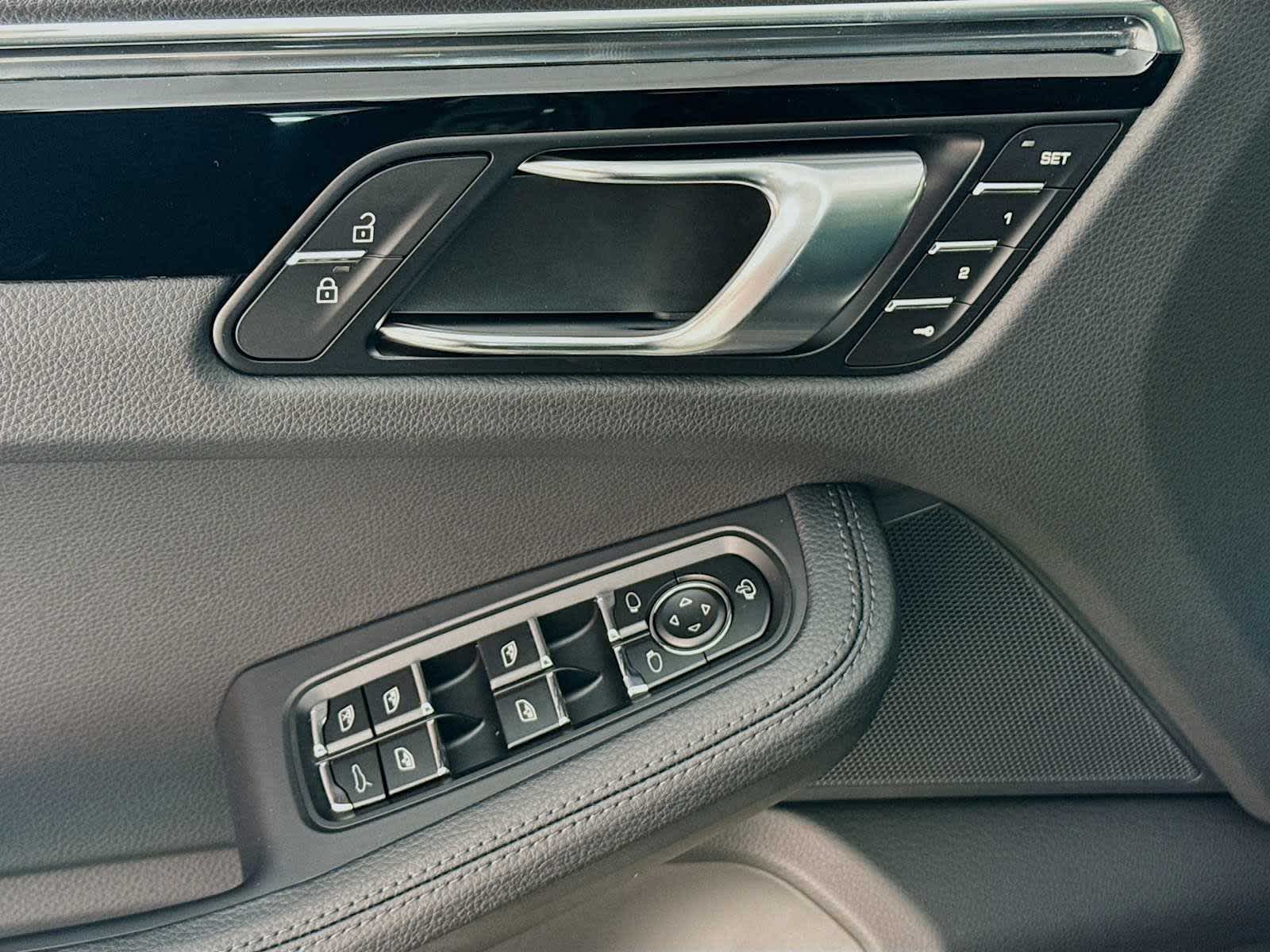 Thumbnail: 2026 Porsche Macan - 14