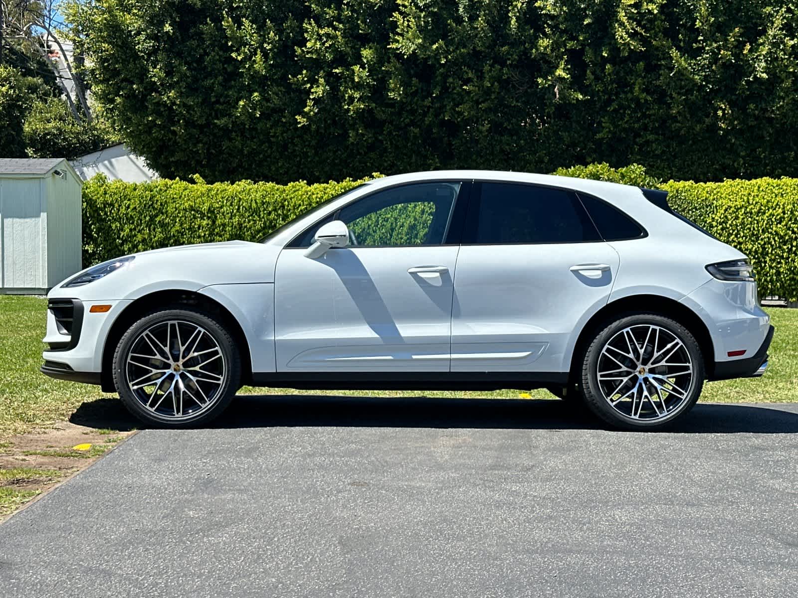 Thumbnail: 2026 Porsche Macan - 2