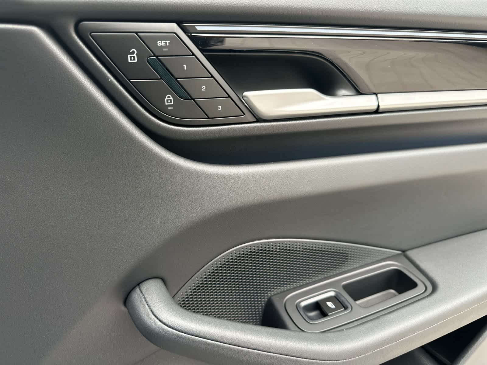 Thumbnail: 2026 Porsche Macan - 19