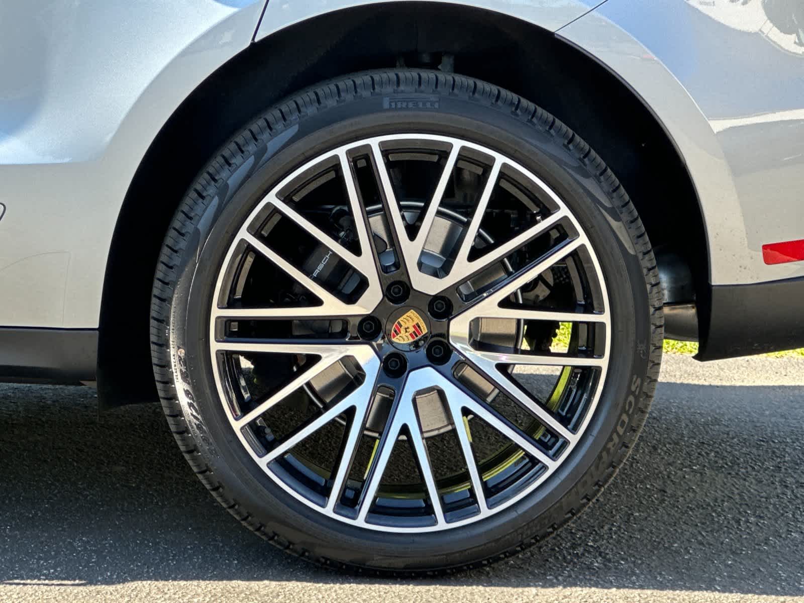 Thumbnail: 2026 Porsche Macan - 31
