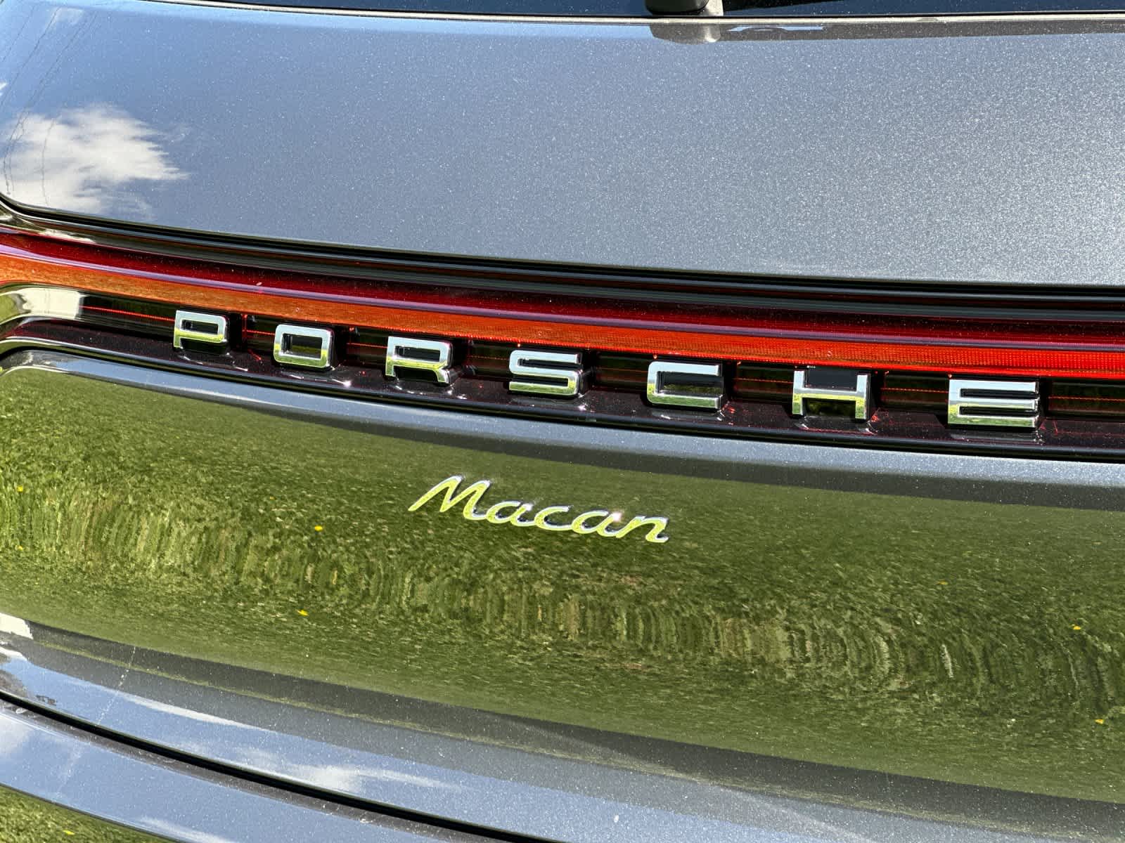 Thumbnail: 2026 Porsche Macan - 32