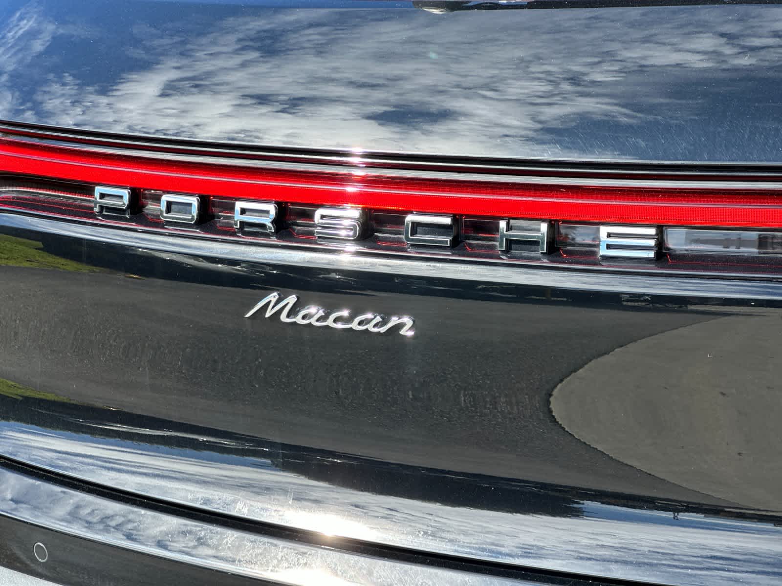 Thumbnail: 2025 Porsche Macan - 32