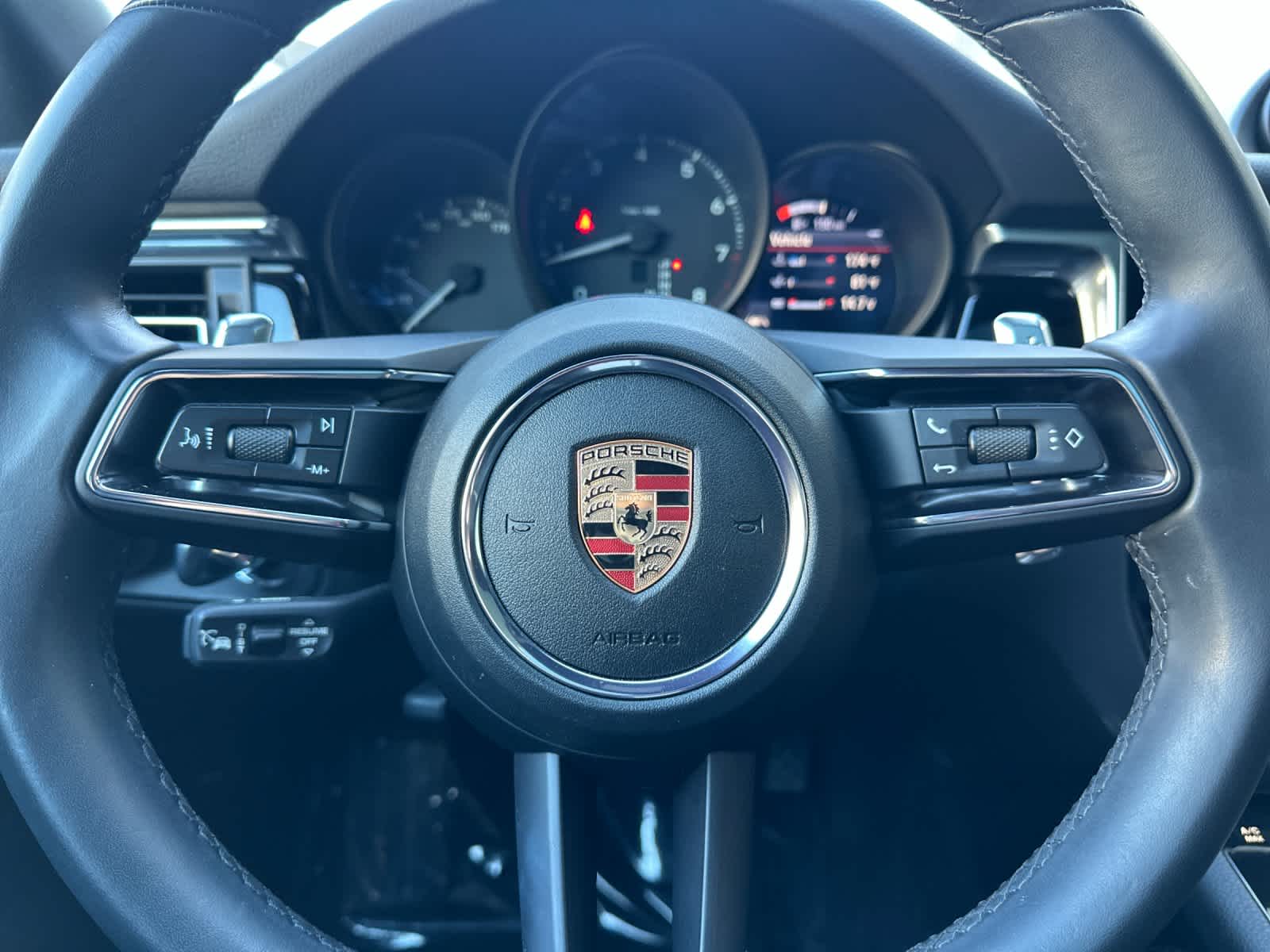 Thumbnail: 2025 Porsche Macan - 25