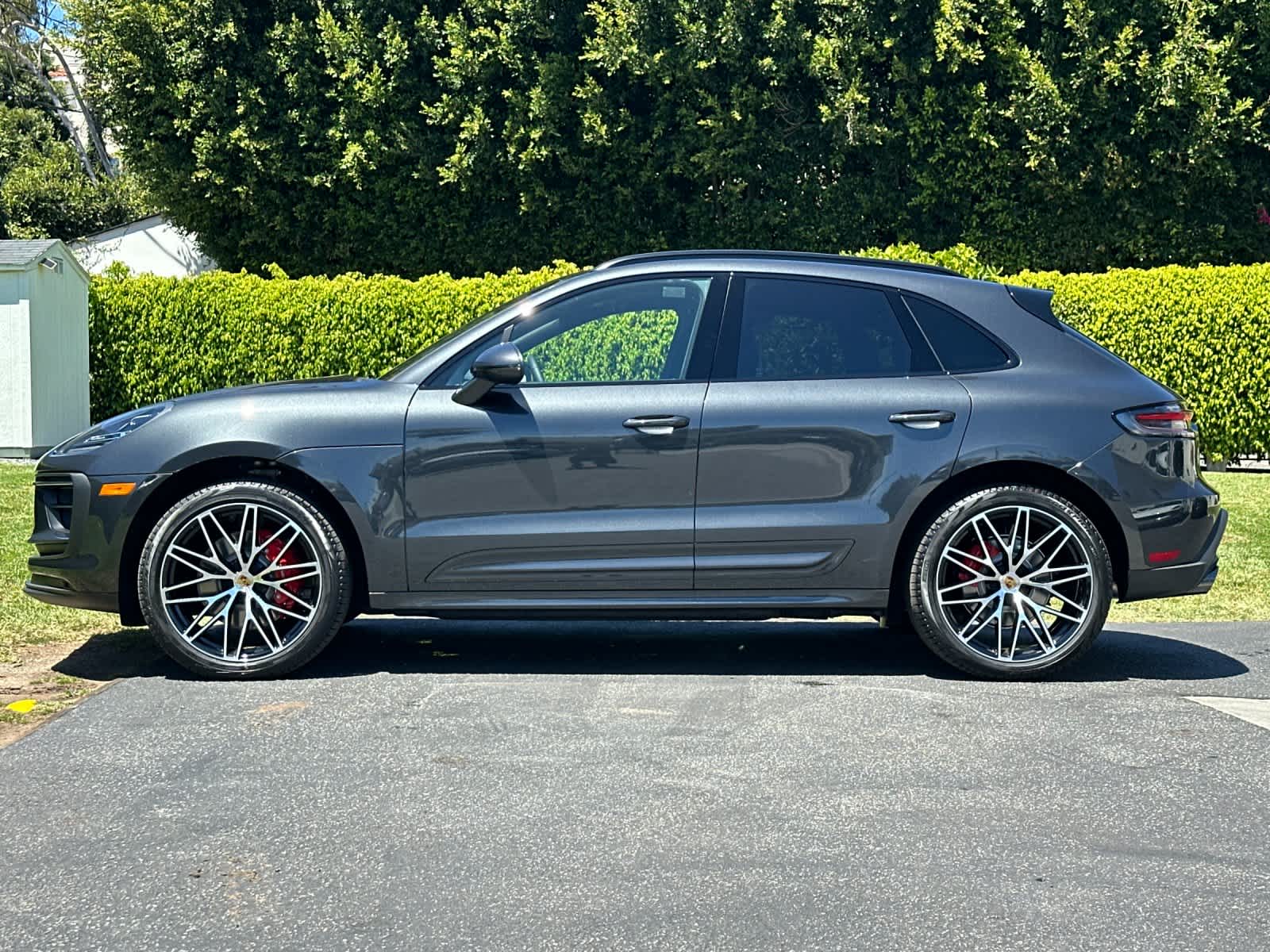 Thumbnail: 2026 Porsche Macan - 2
