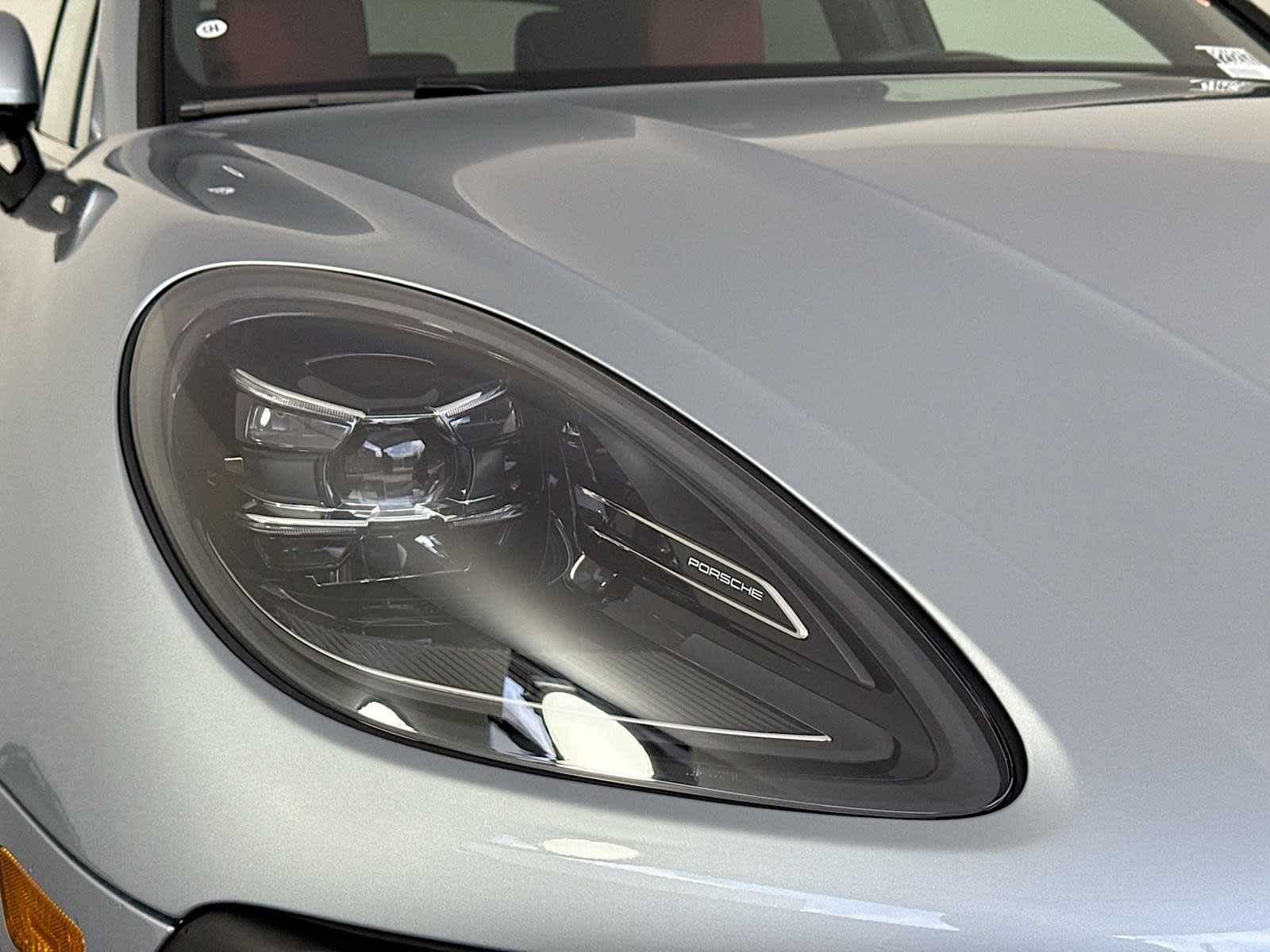 Thumbnail: 2025 Porsche Macan - 28