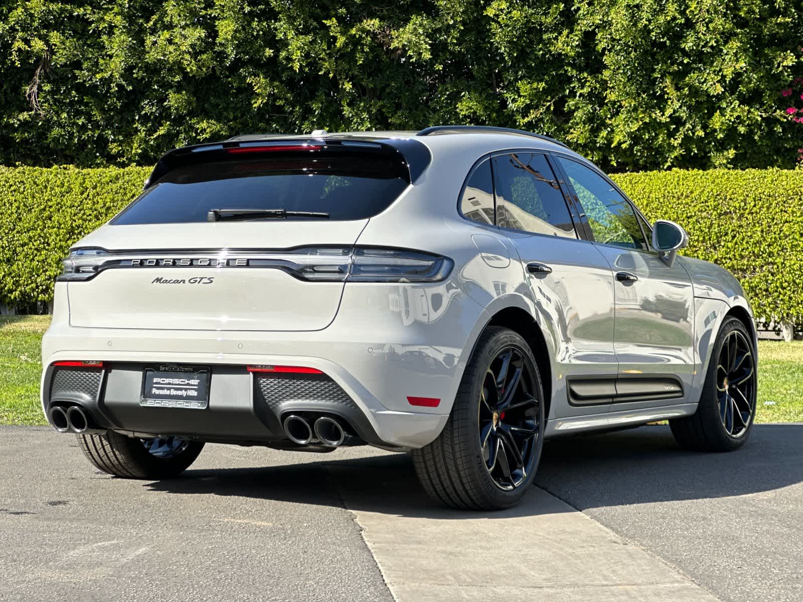 Thumbnail: 2026 Porsche Macan - 8