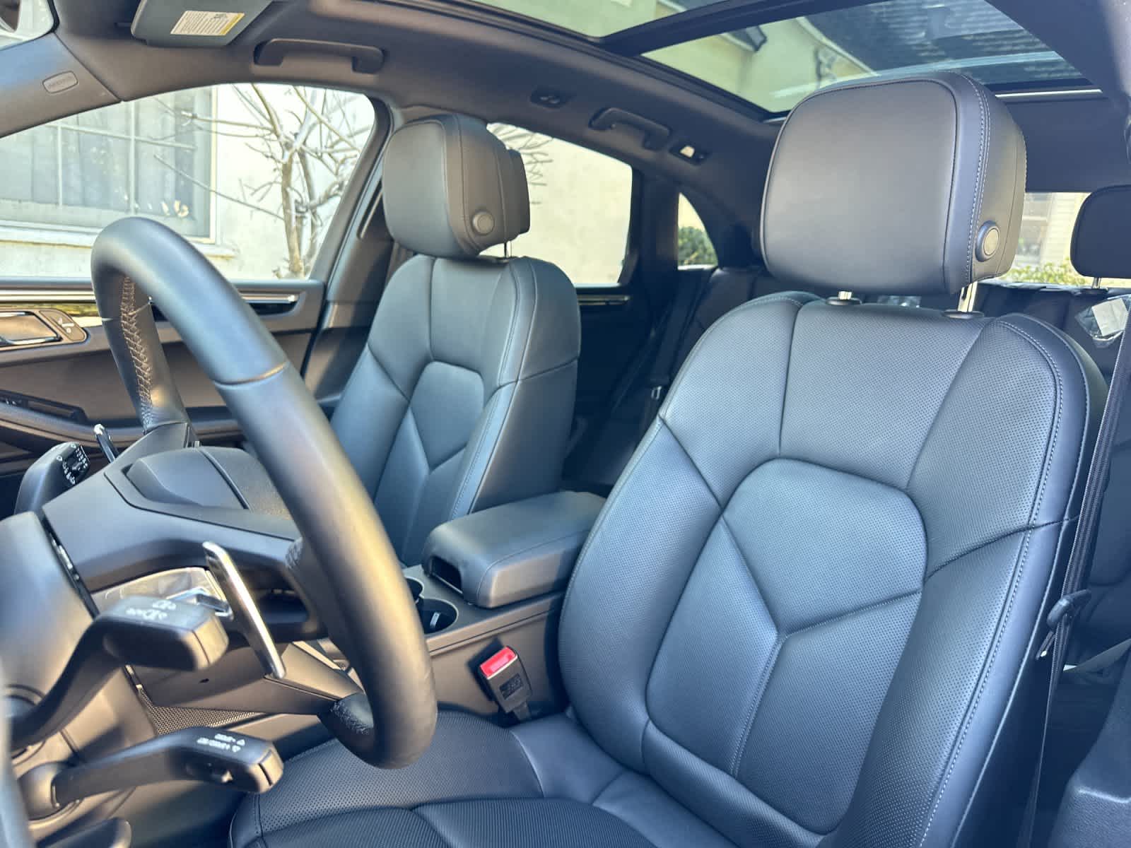 Thumbnail: 2025 Porsche Macan - 5