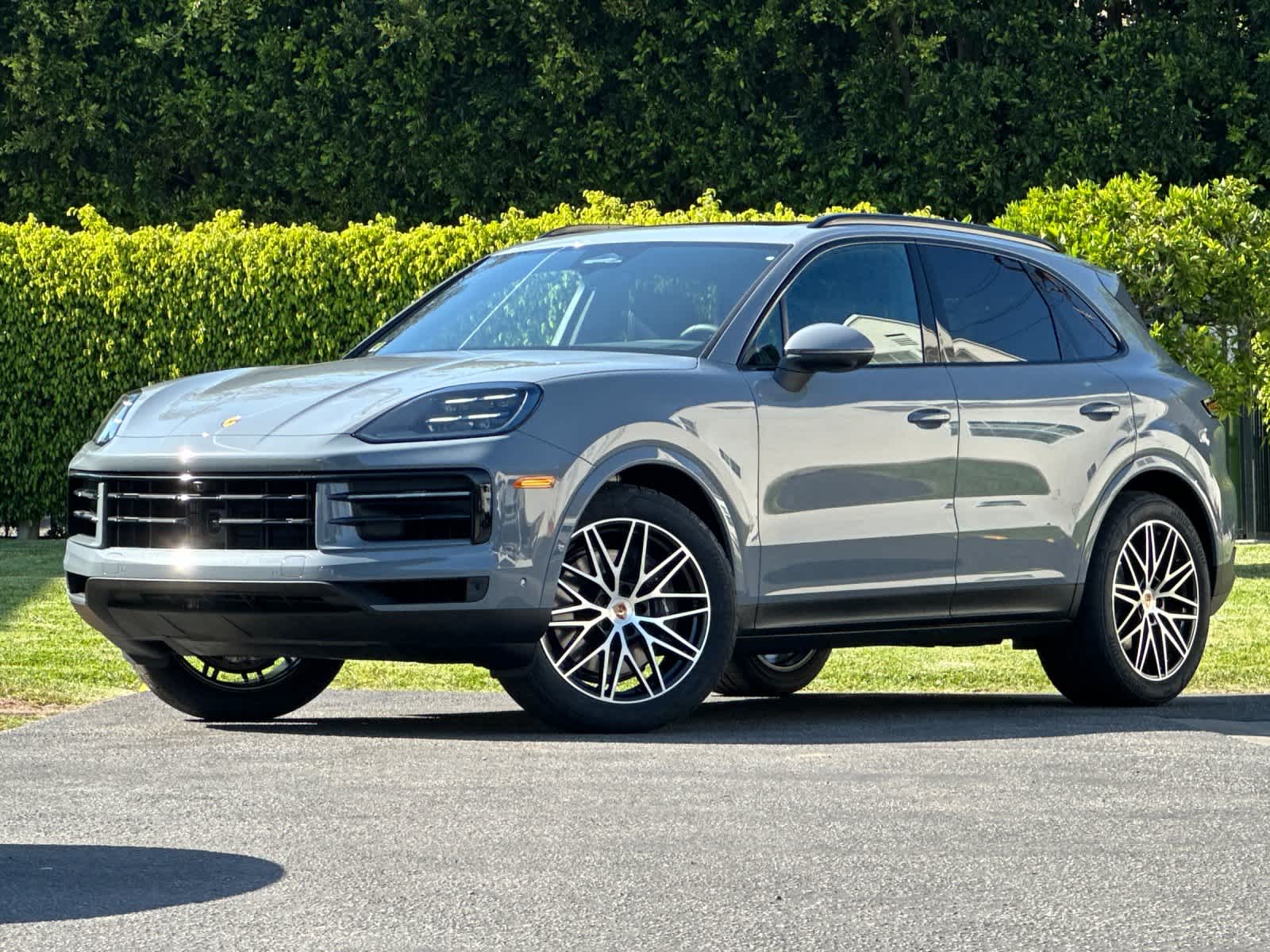 Thumbnail: 2026 Porsche Cayenne - 1