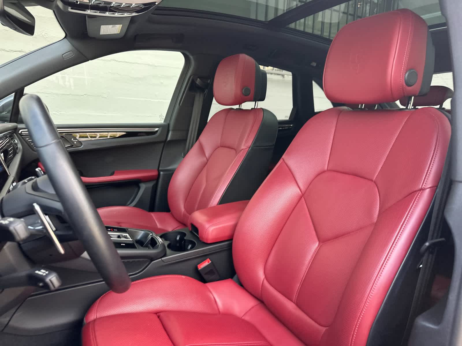 Thumbnail: 2025 Porsche Macan - 5