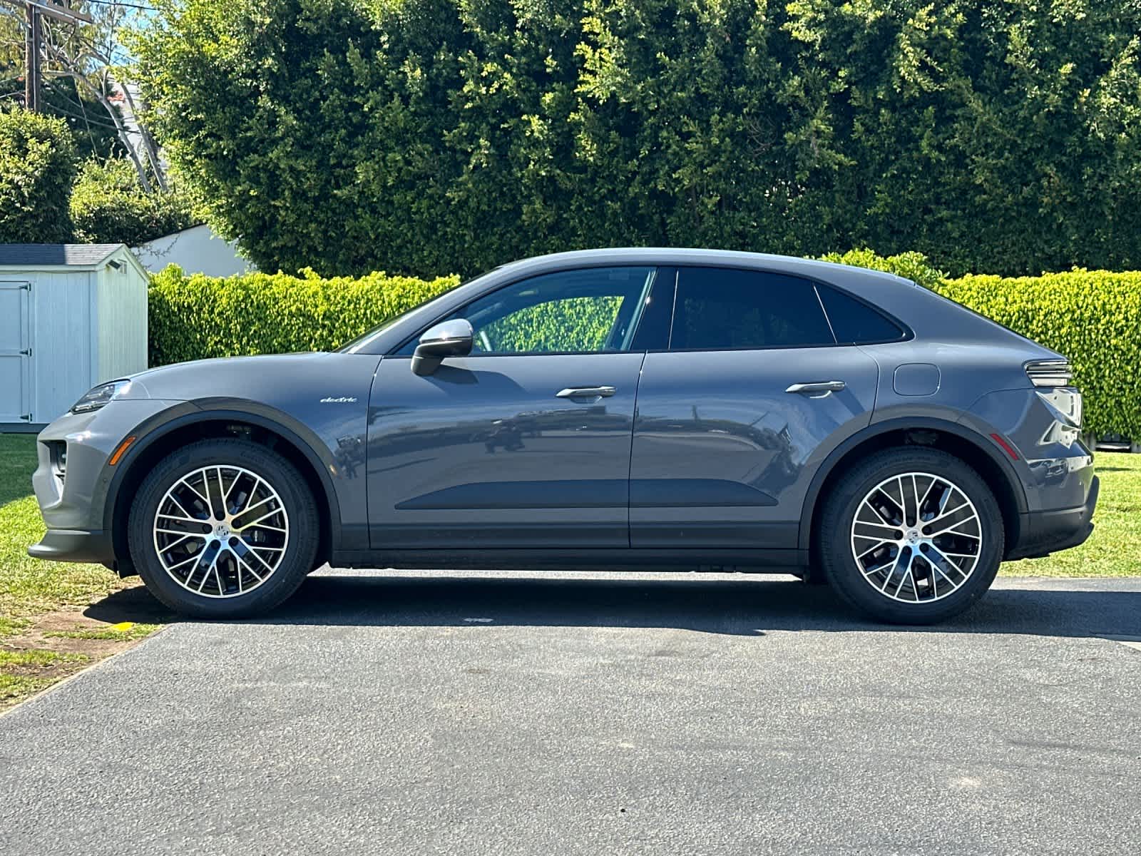 Thumbnail: 2026 Porsche Macan - 2