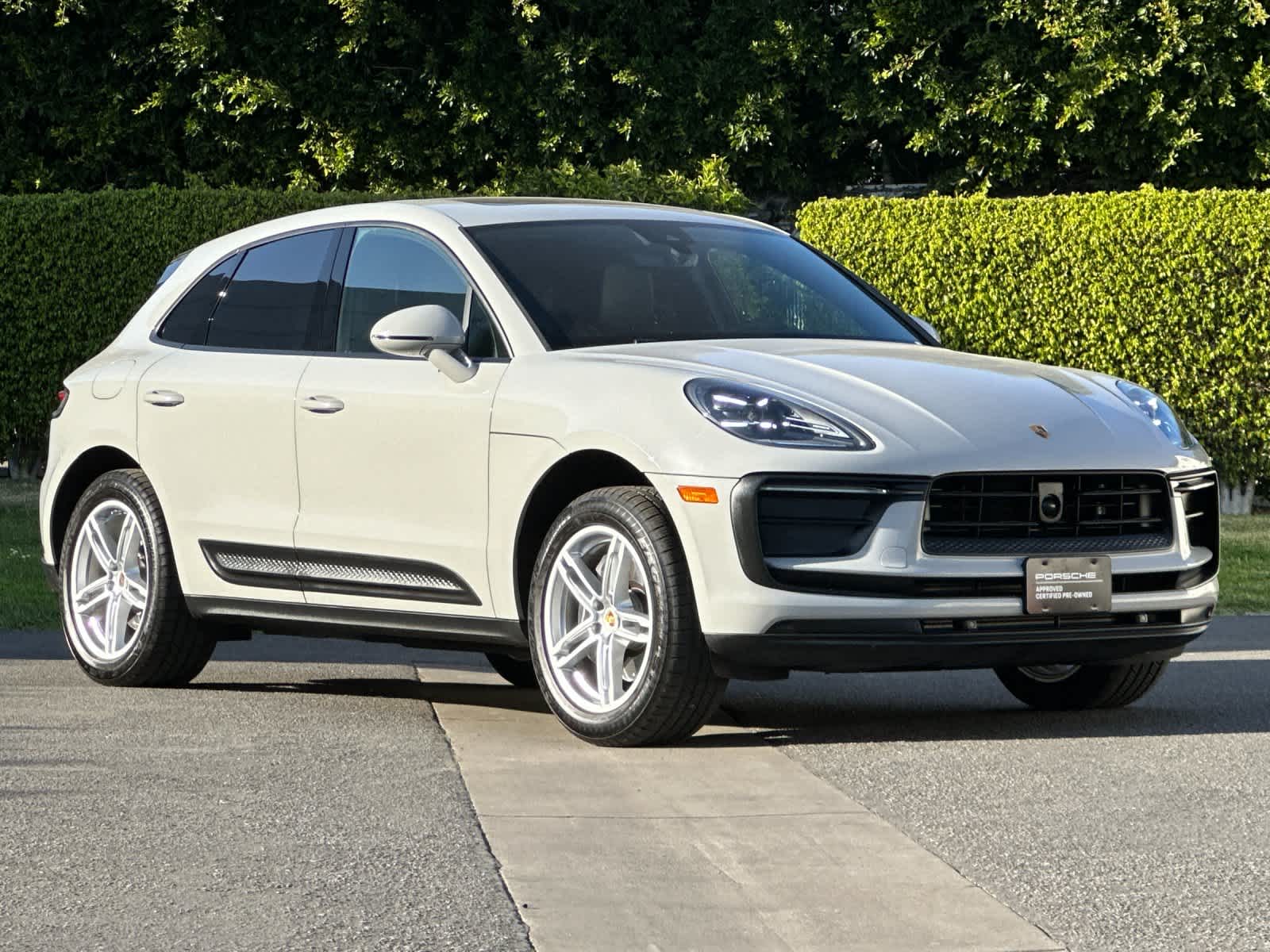 Thumbnail: 2025 Porsche Macan - 10