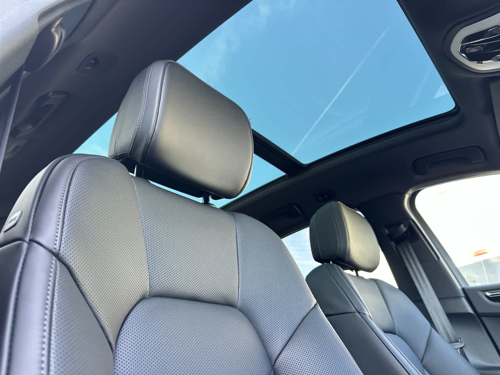 Thumbnail: 2026 Porsche Macan - 18