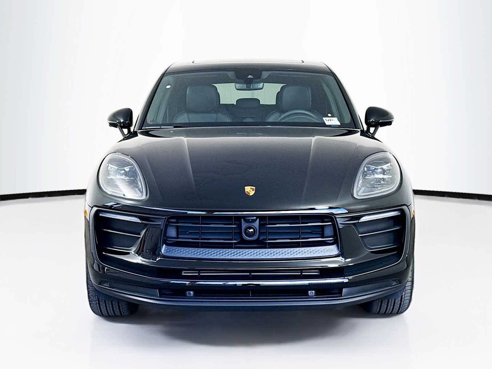 Thumbnail: 2026 Porsche Macan - 6