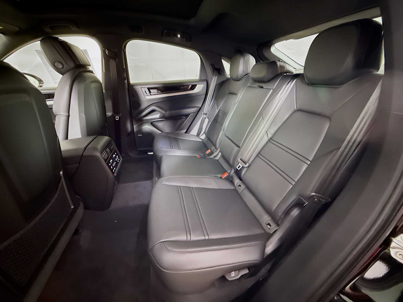 Thumbnail: 2026 Porsche Cayenne - 17