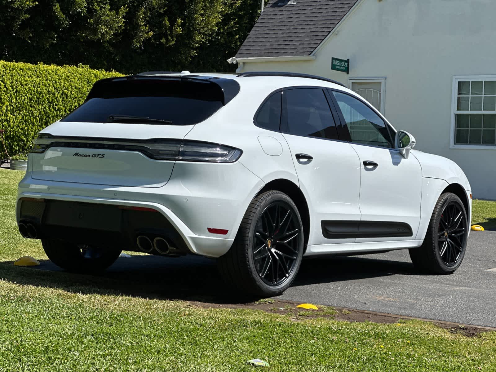 Thumbnail: 2026 Porsche Macan - 8