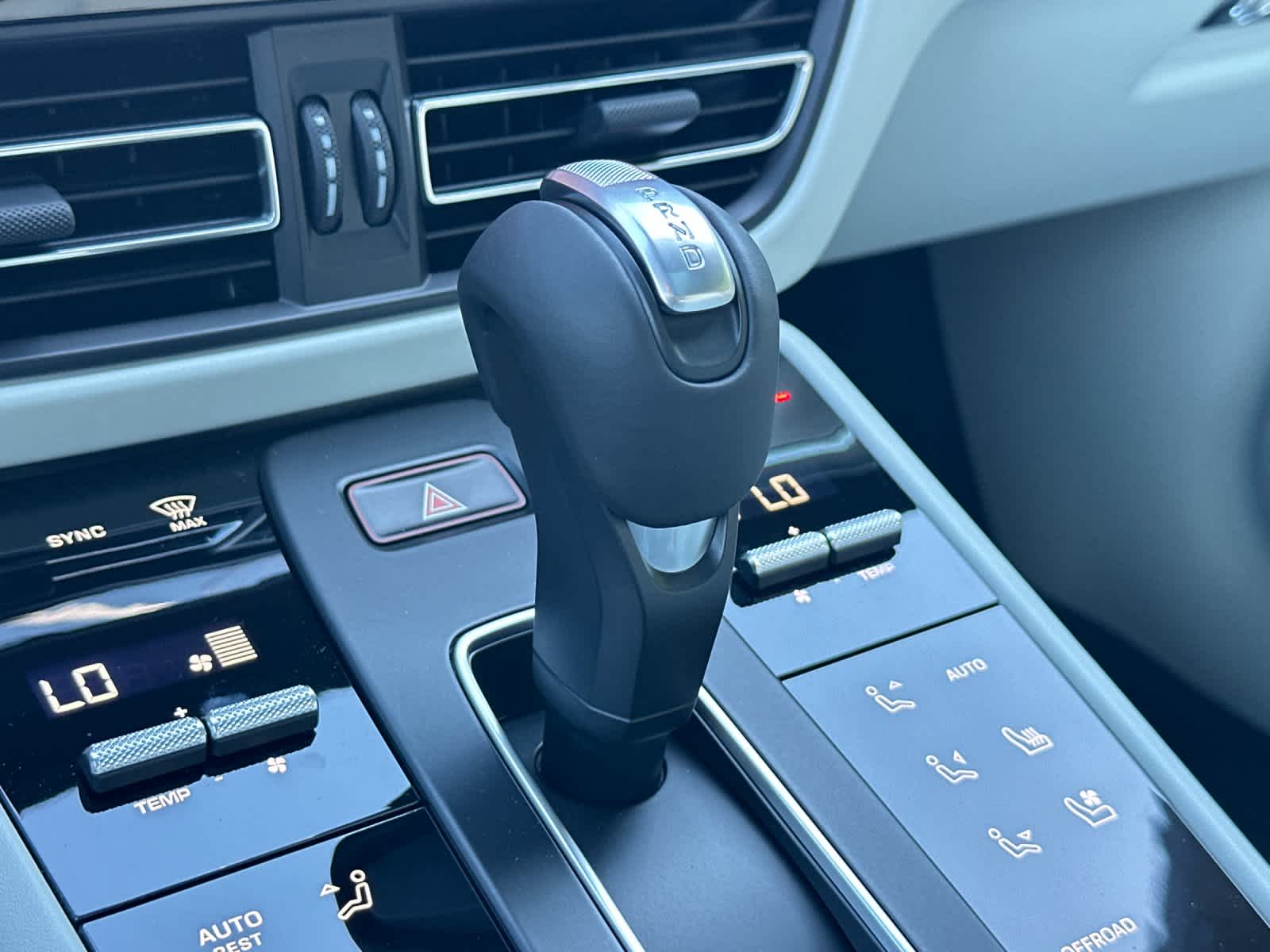 Thumbnail: 2026 Porsche Macan - 24