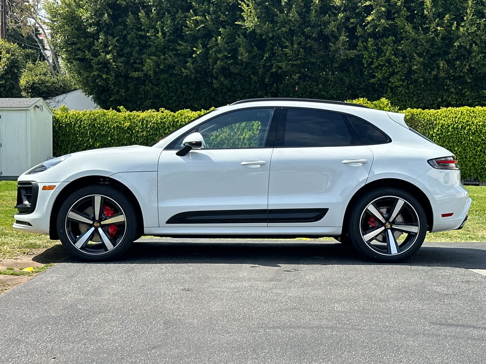 Thumbnail: 2026 Porsche Macan - 2