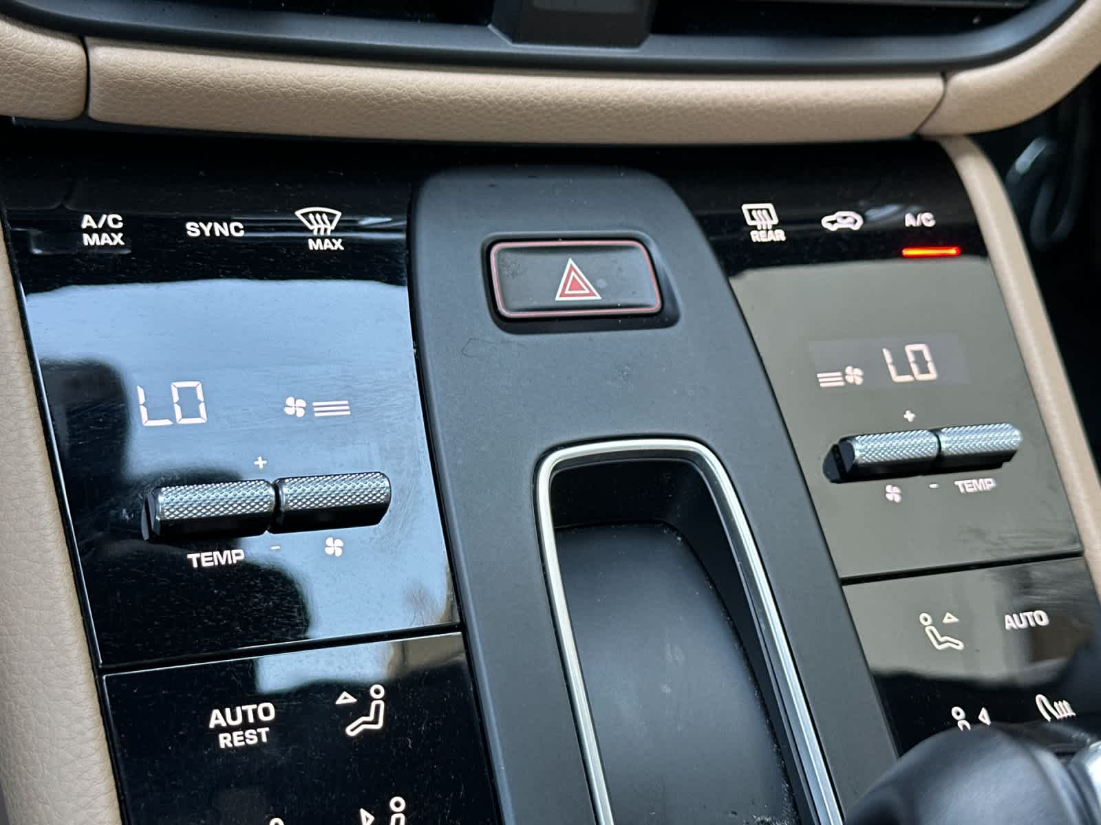 Thumbnail: 2025 Porsche Macan - 23