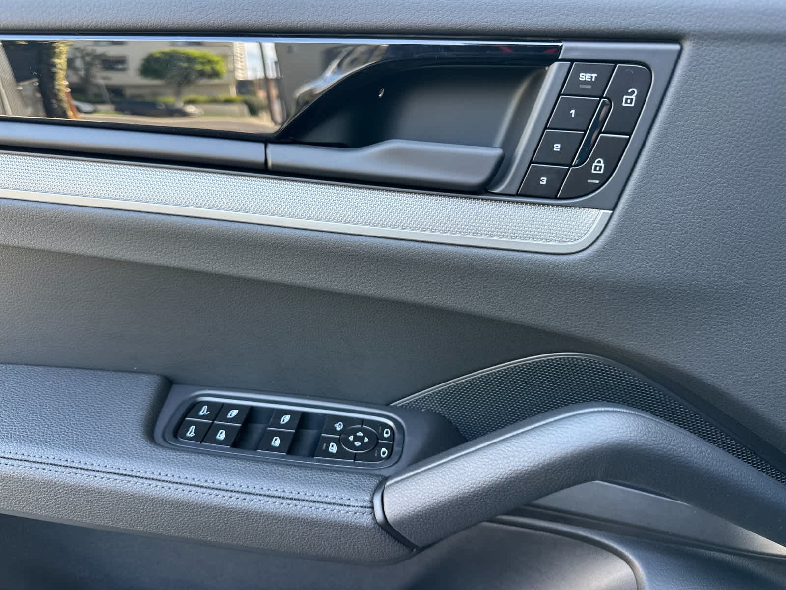 Thumbnail: 2026 Porsche Cayenne - 12