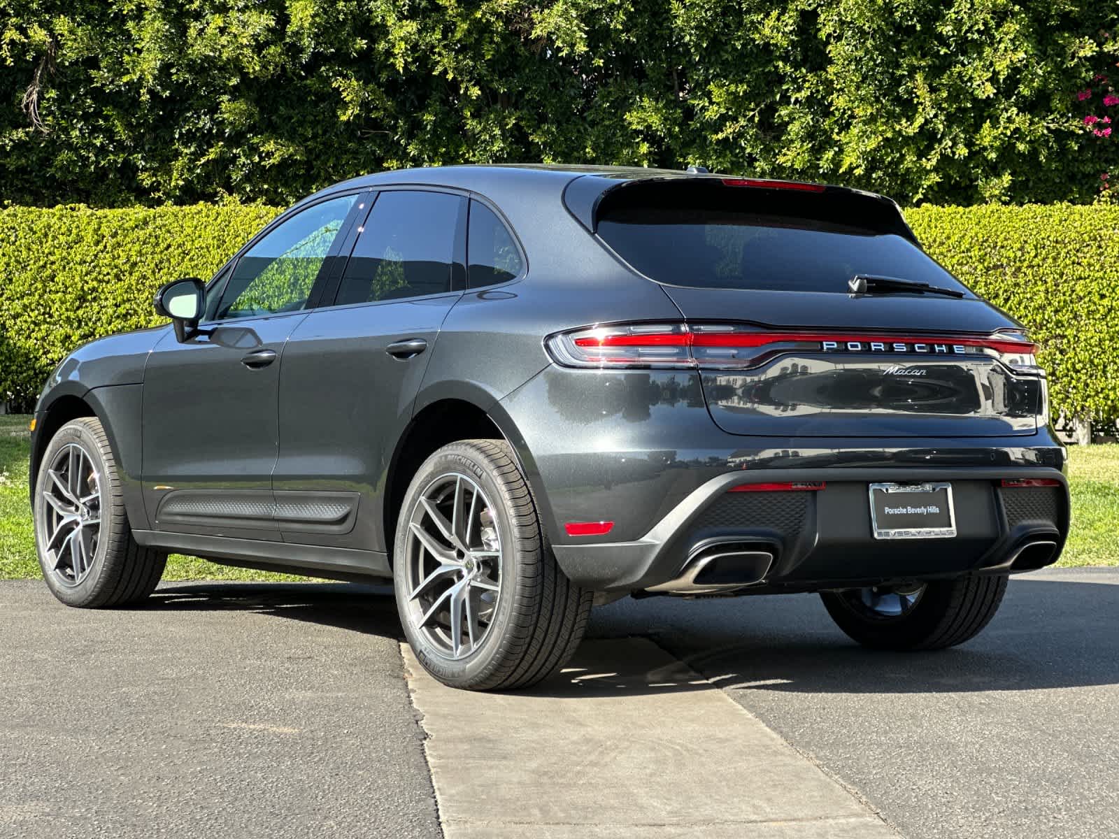 Thumbnail: 2026 Porsche Macan - 3