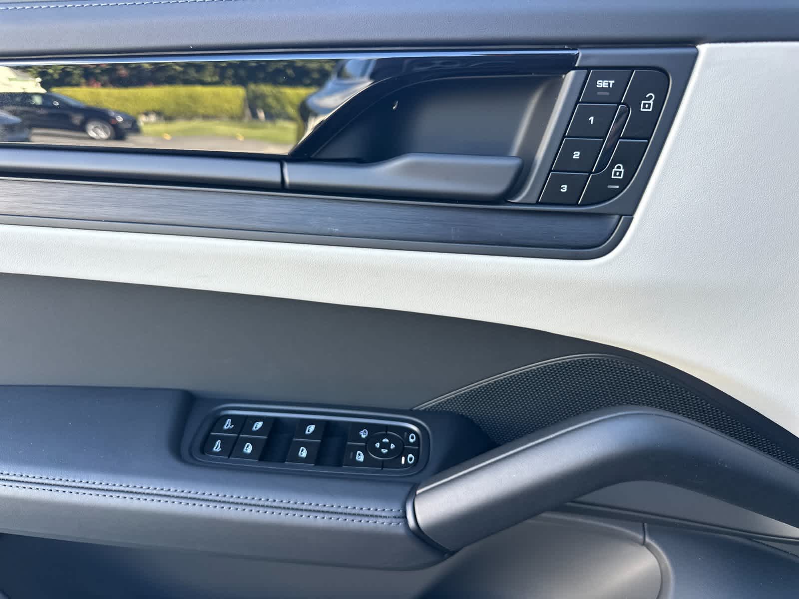 Thumbnail: 2026 Porsche Cayenne - 12