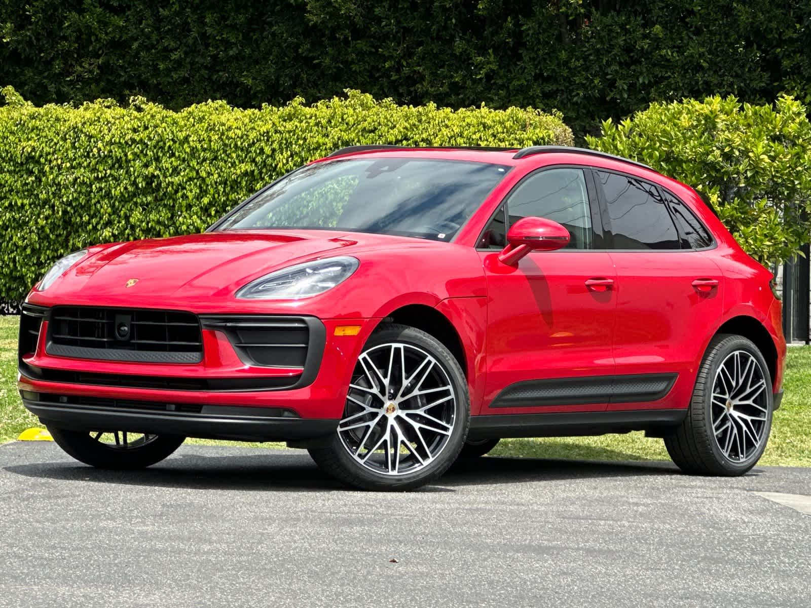 Thumbnail: 2026 Porsche Macan - 1
