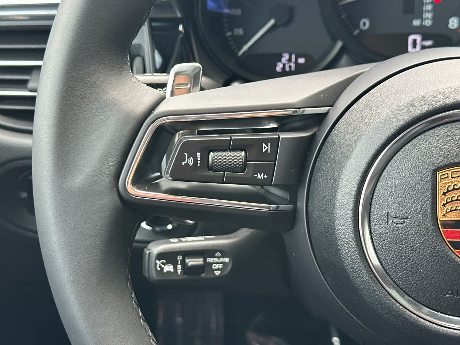 Thumbnail: 2026 Porsche Macan - 27