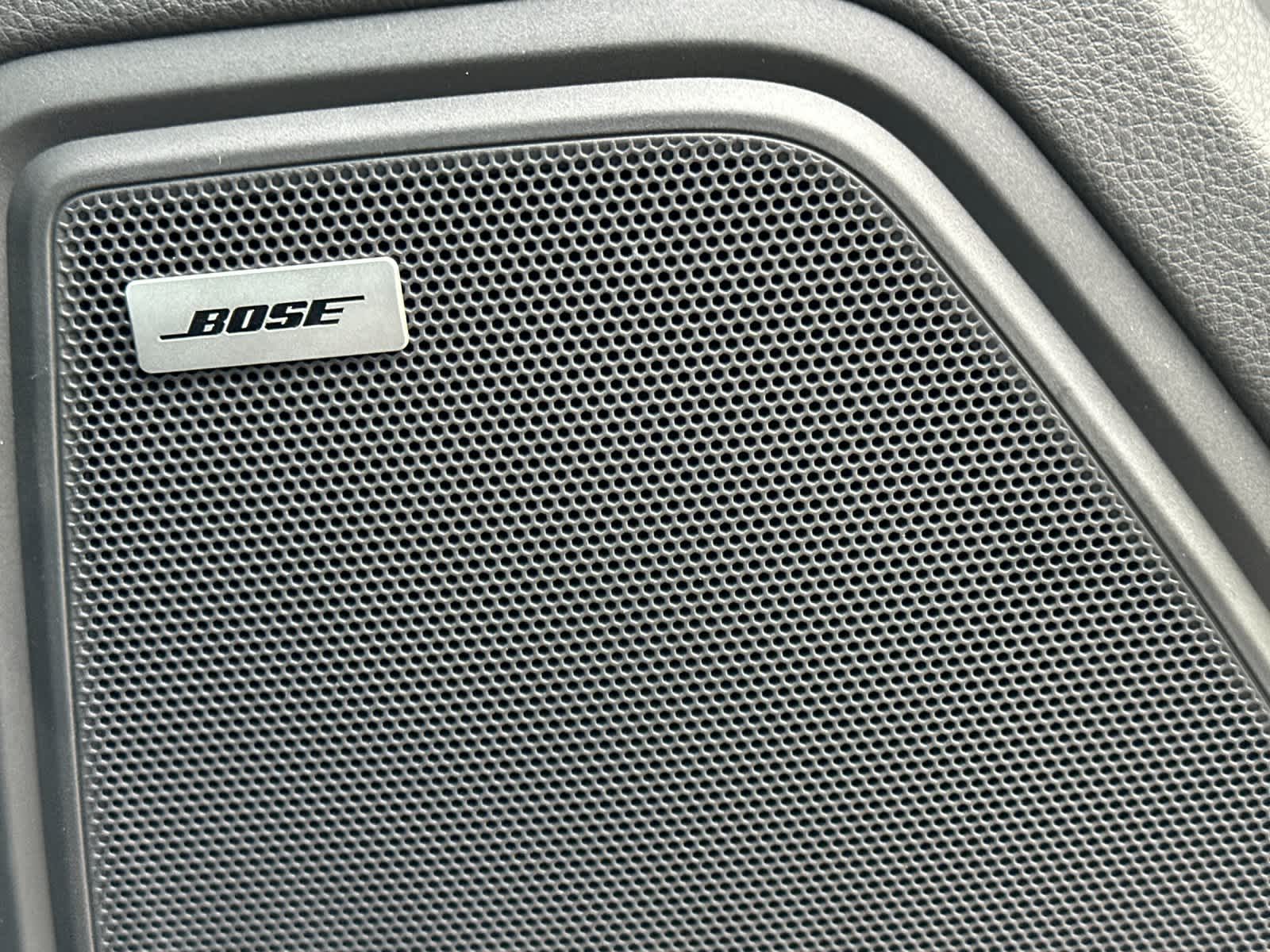 Thumbnail: 2026 Porsche Macan - 20