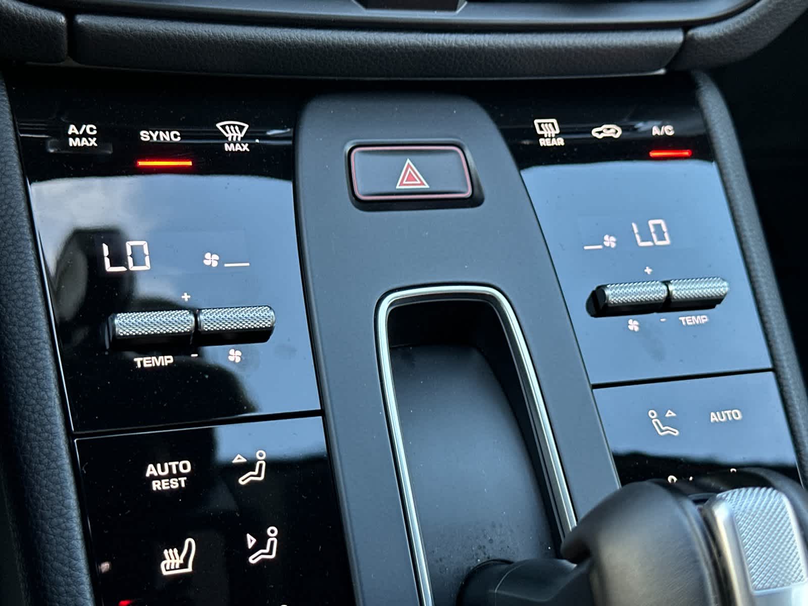 Thumbnail: 2025 Porsche Macan - 24