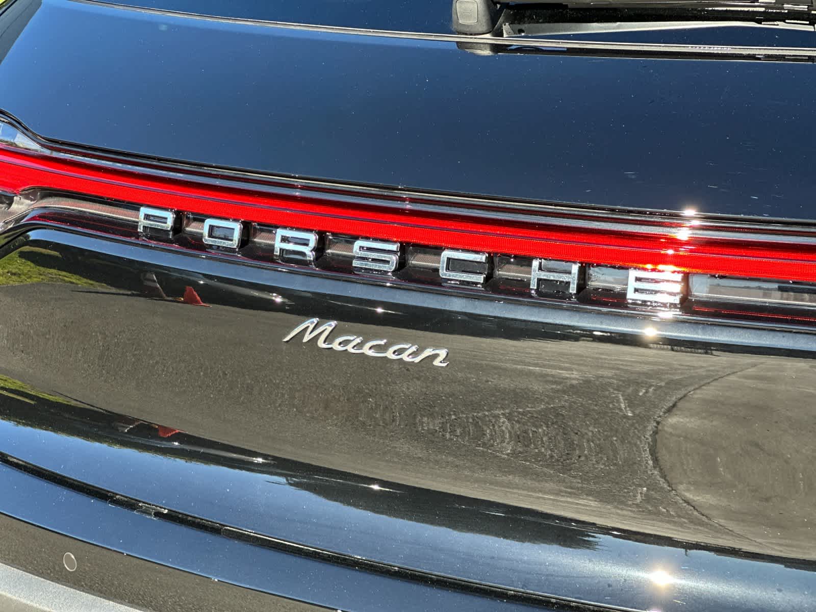 Thumbnail: 2026 Porsche Macan - 32