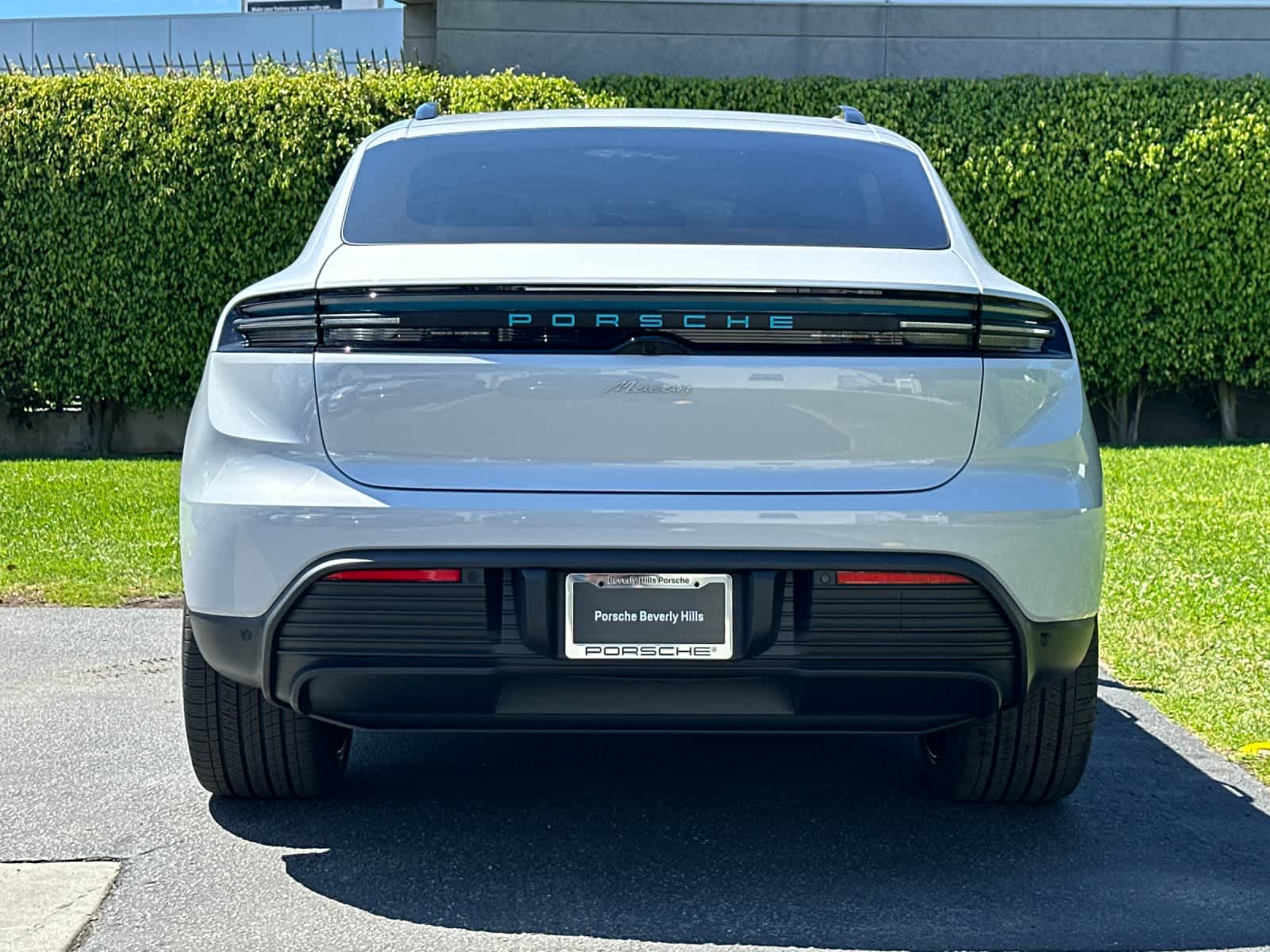 Thumbnail: 2026 Porsche Macan - 7