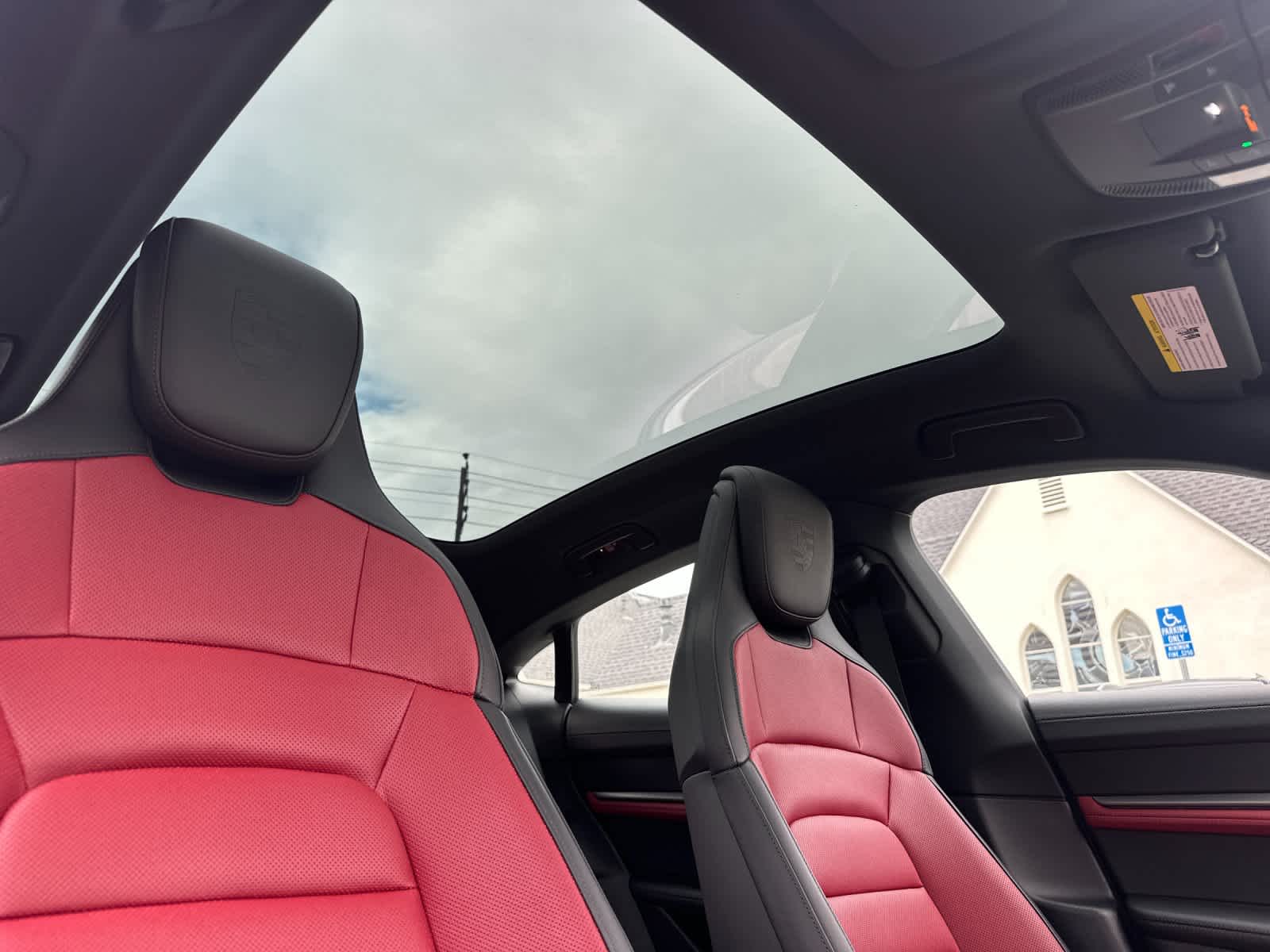 Thumbnail: 2025 Porsche Taycan - 17