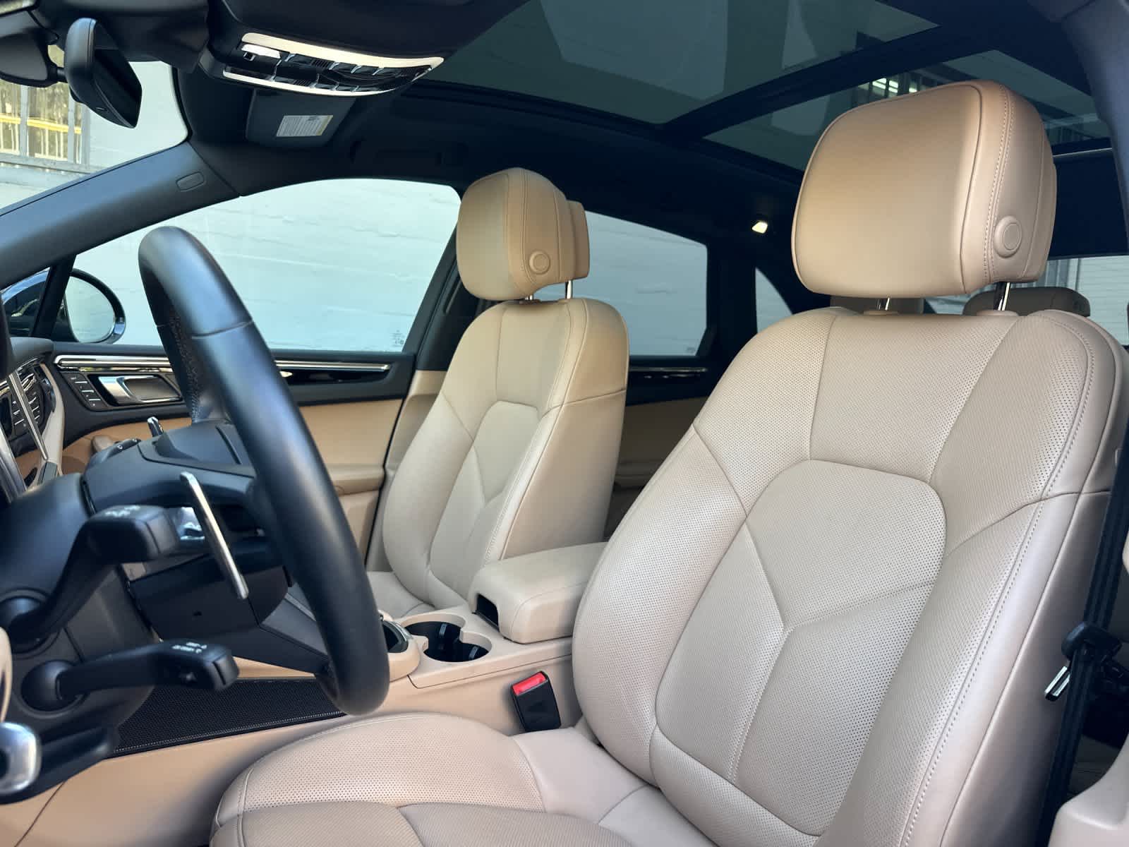 Thumbnail: 2025 Porsche Macan - 5