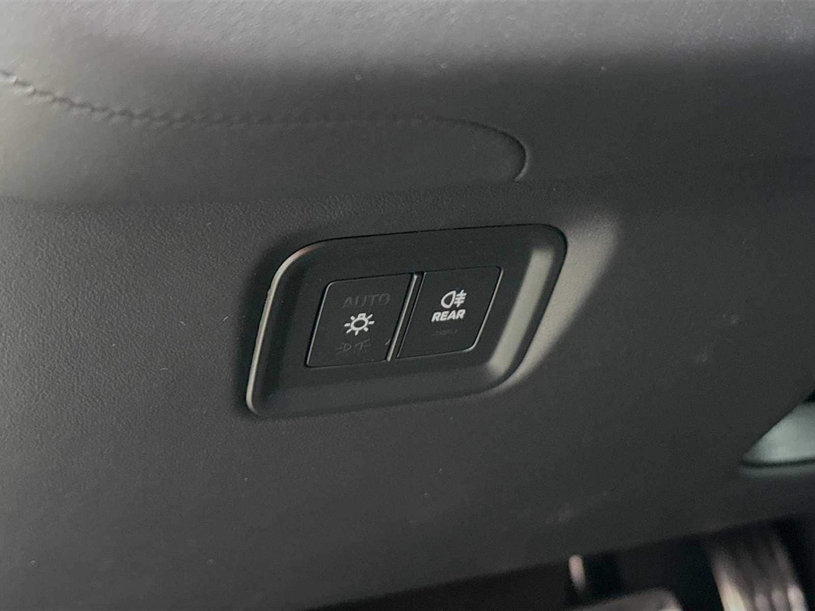 Thumbnail: 2026 Porsche Cayenne - 11