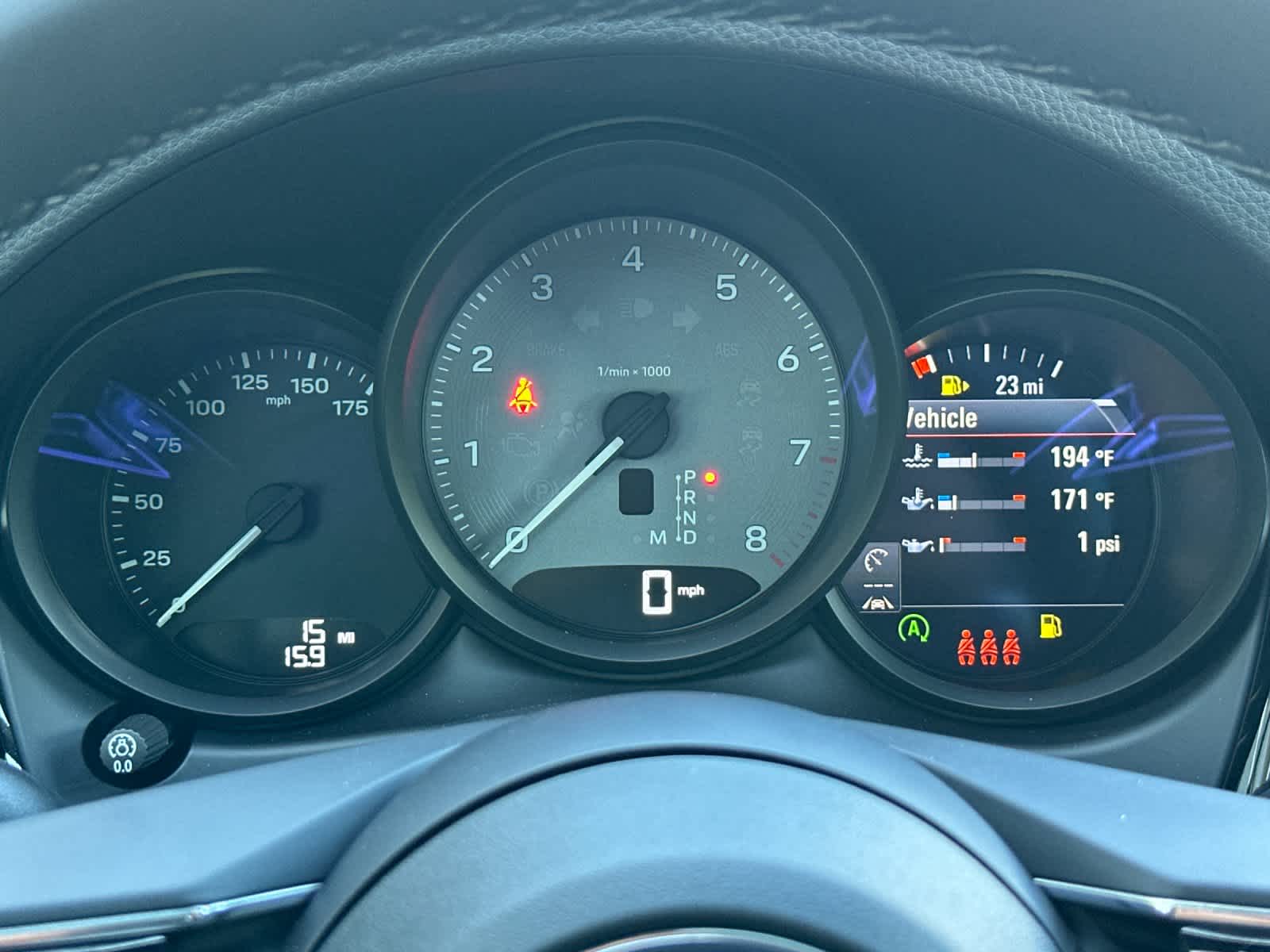 Thumbnail: 2026 Porsche Macan - 29