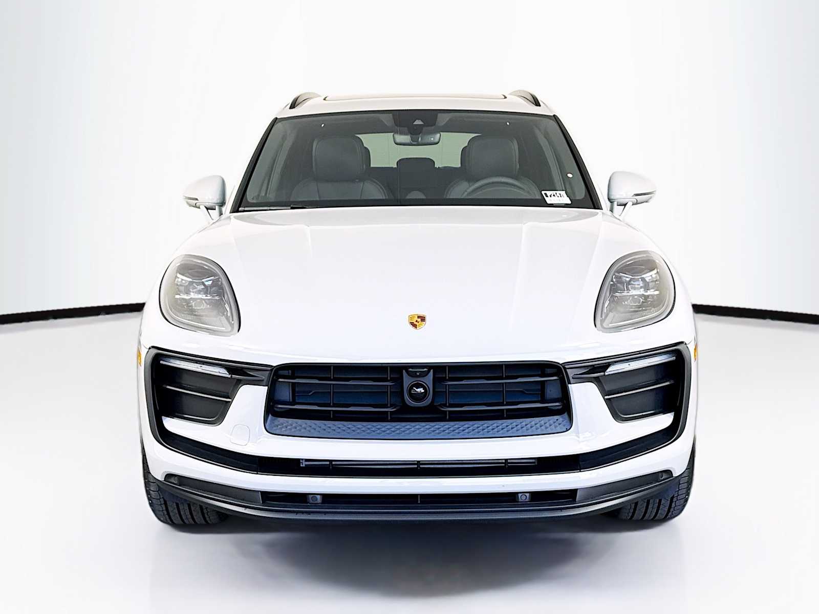 Thumbnail: 2026 Porsche Macan - 6