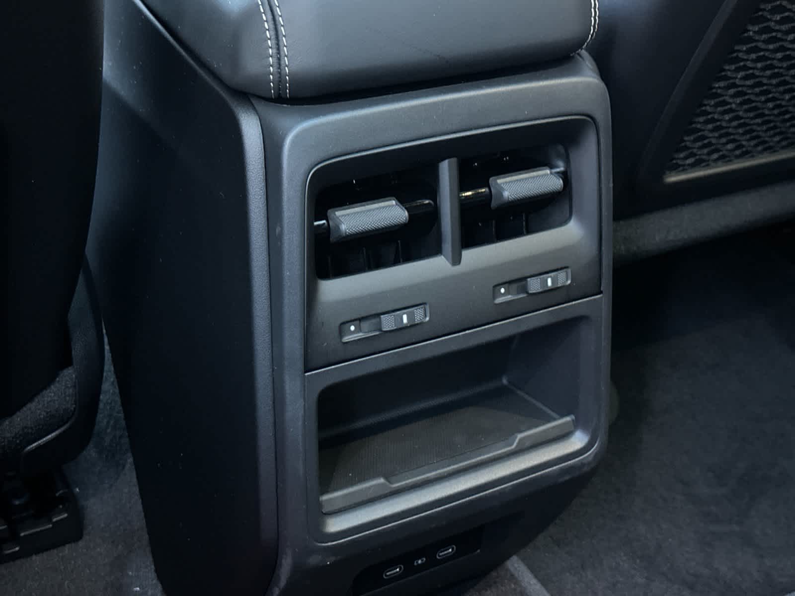 Thumbnail: 2025 Porsche Macan - 14