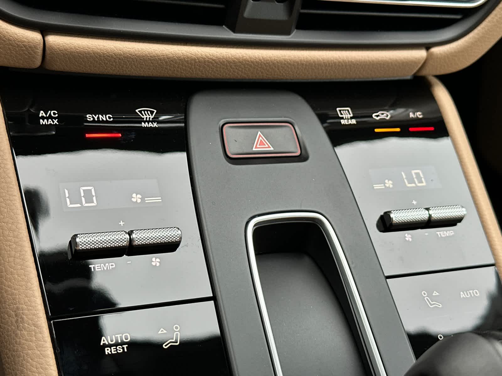 Thumbnail: 2026 Porsche Macan - 23