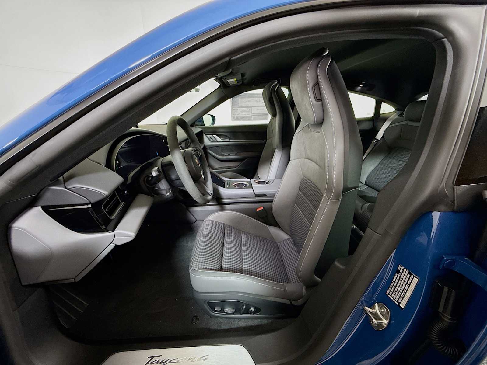 Thumbnail: 2025 Porsche Taycan - 5