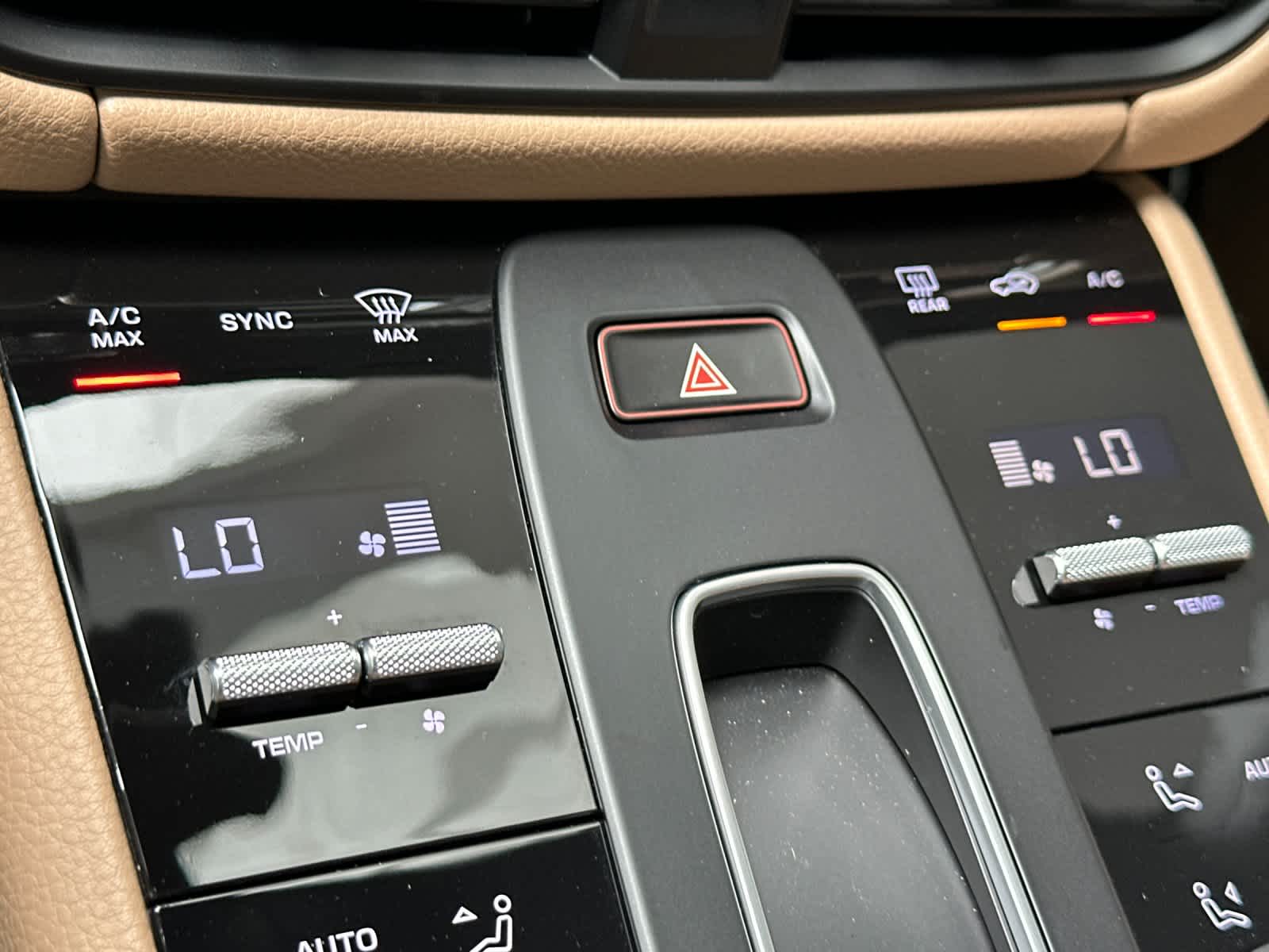 Thumbnail: 2025 Porsche Macan - 23