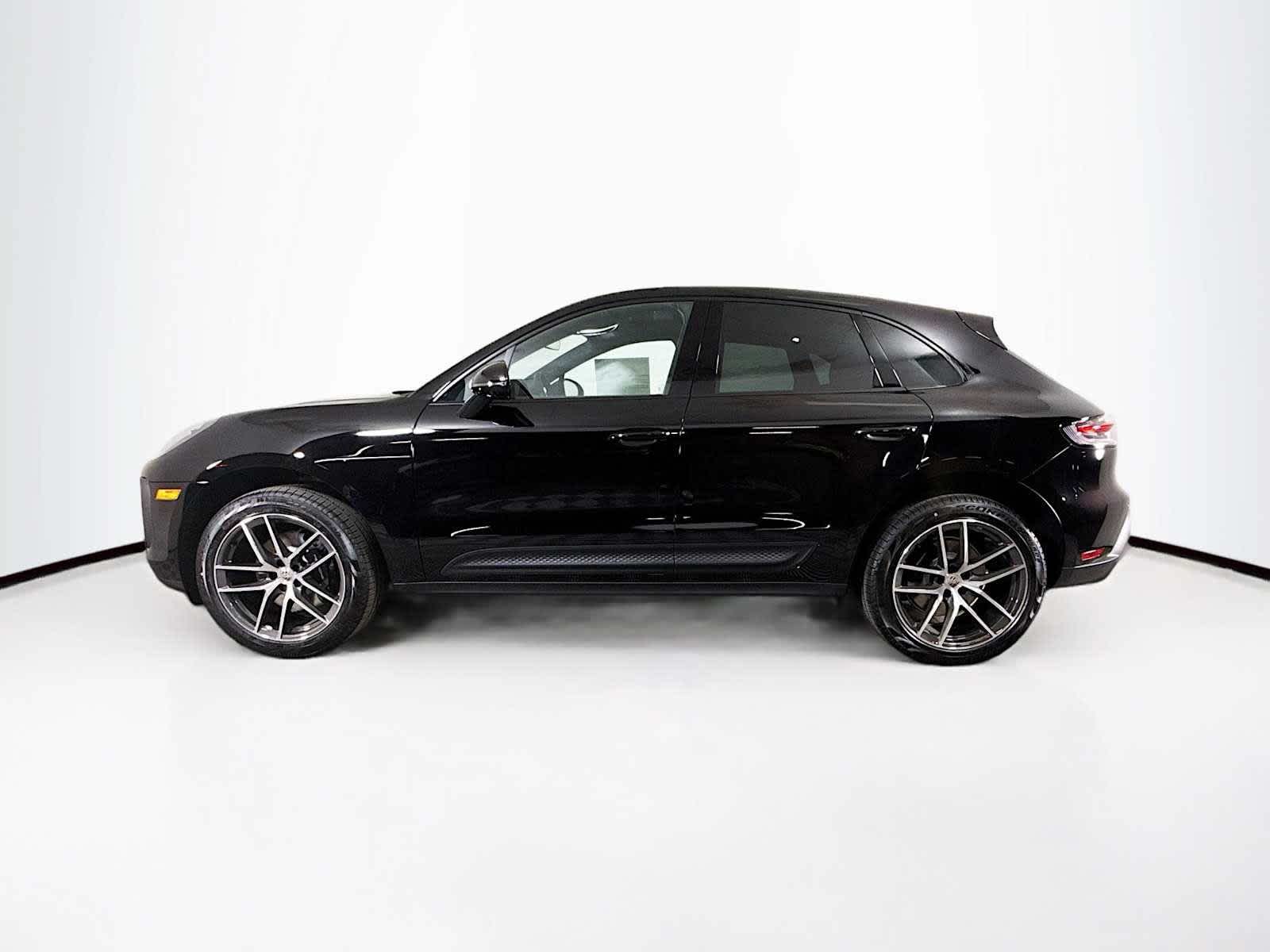 Thumbnail: 2025 Porsche Macan - 2