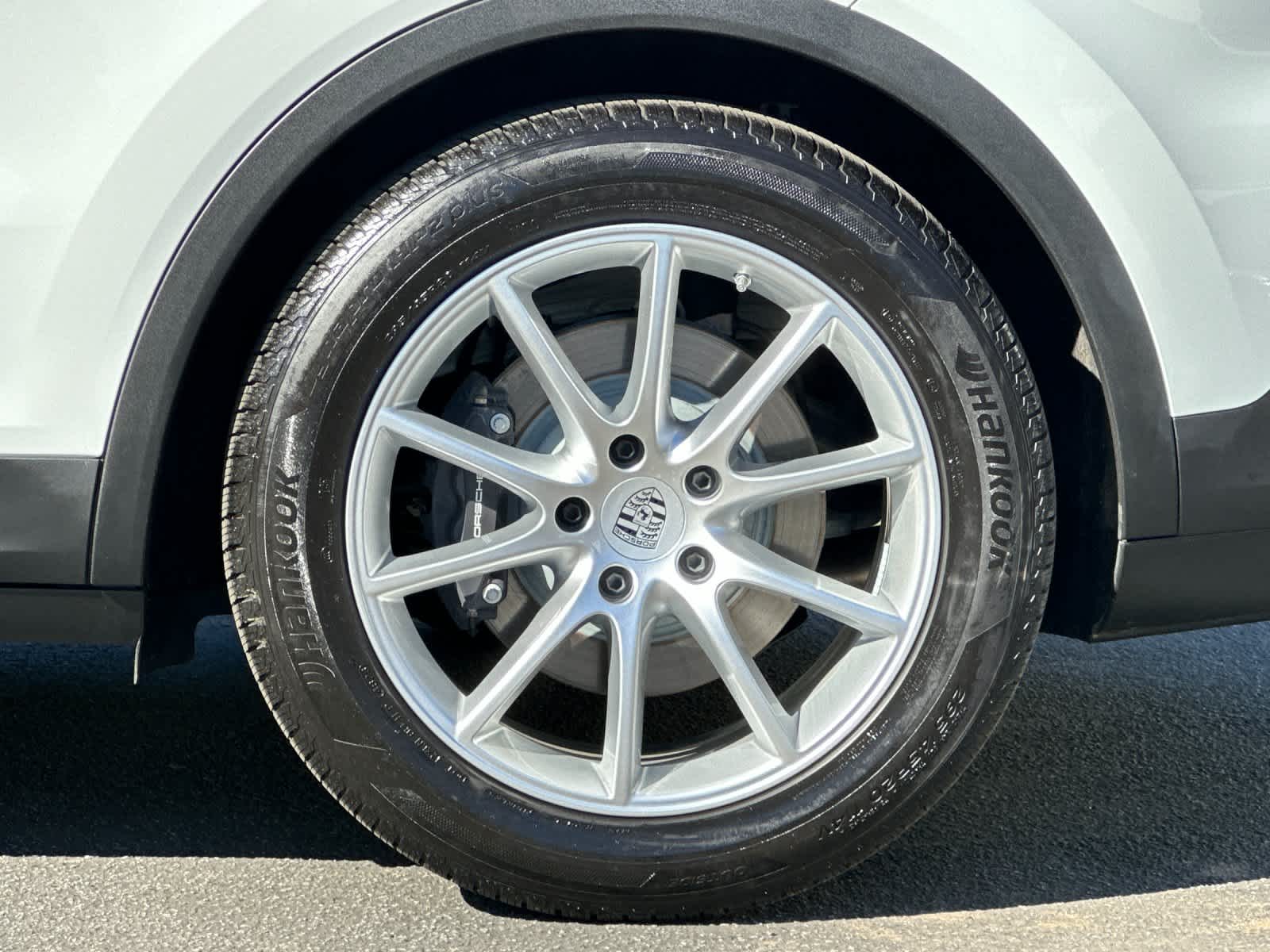 Thumbnail: 2024 Porsche Cayenne - 30