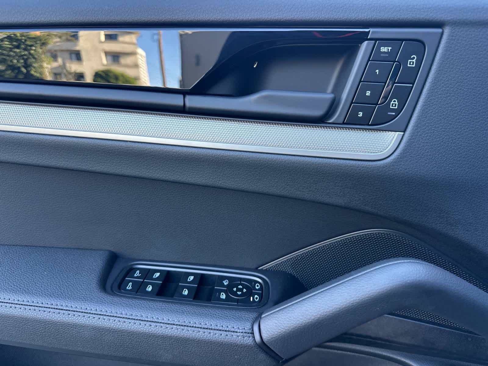 Thumbnail: 2025 Porsche Cayenne - 12