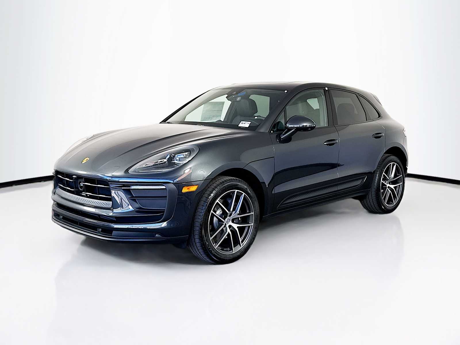 Thumbnail: 2026 Porsche Macan - 1