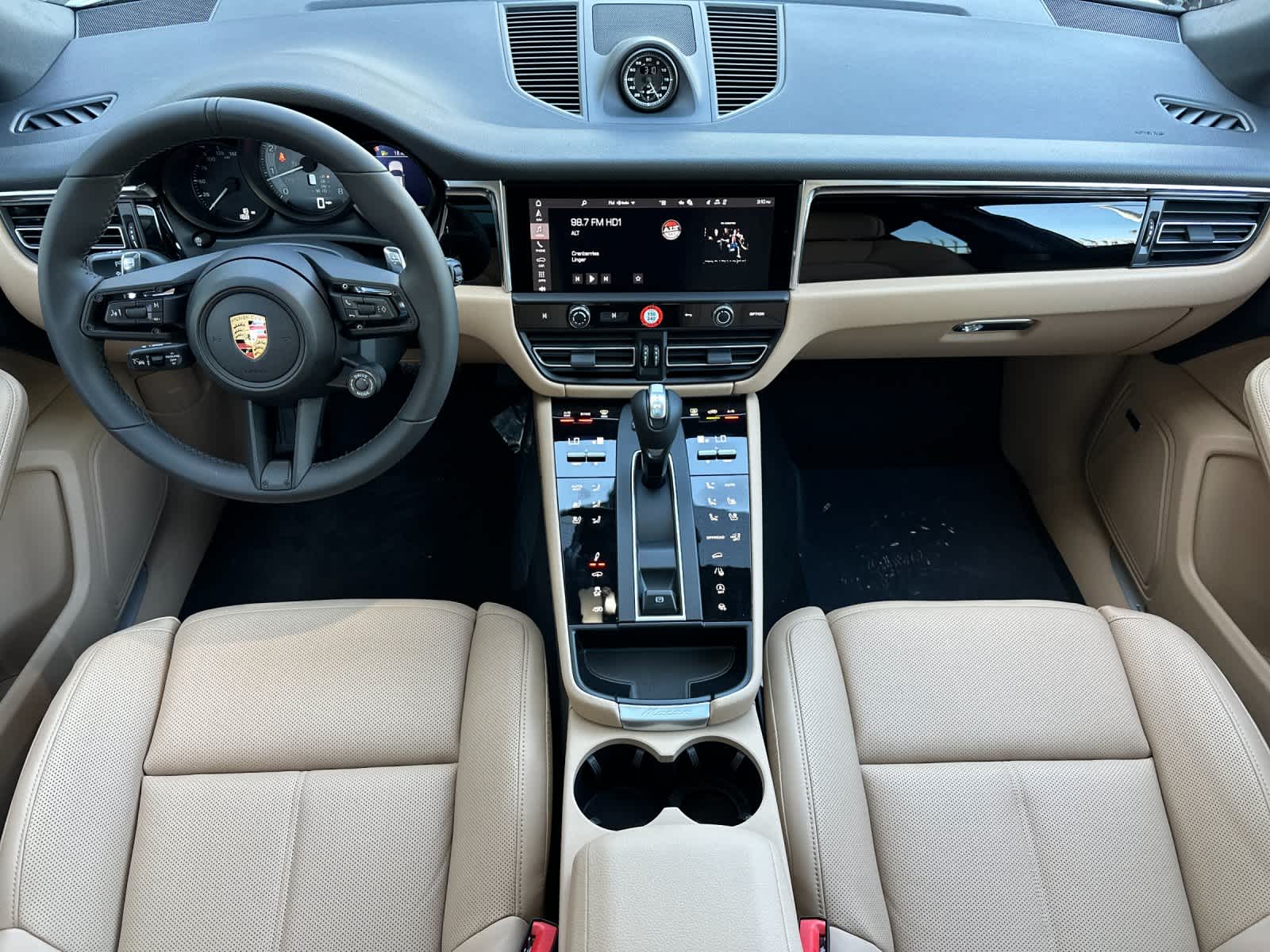 Thumbnail: 2026 Porsche Macan - 6