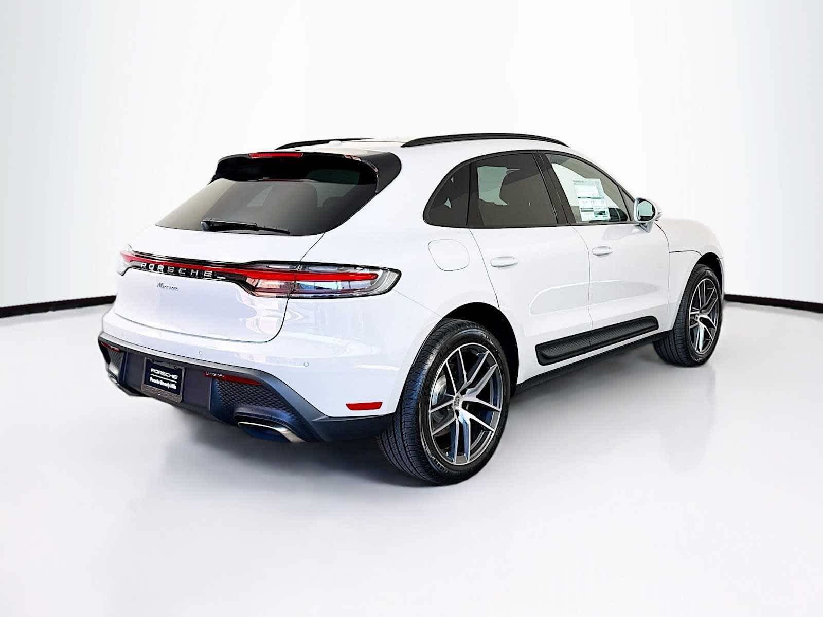 Thumbnail: 2026 Porsche Macan - 9