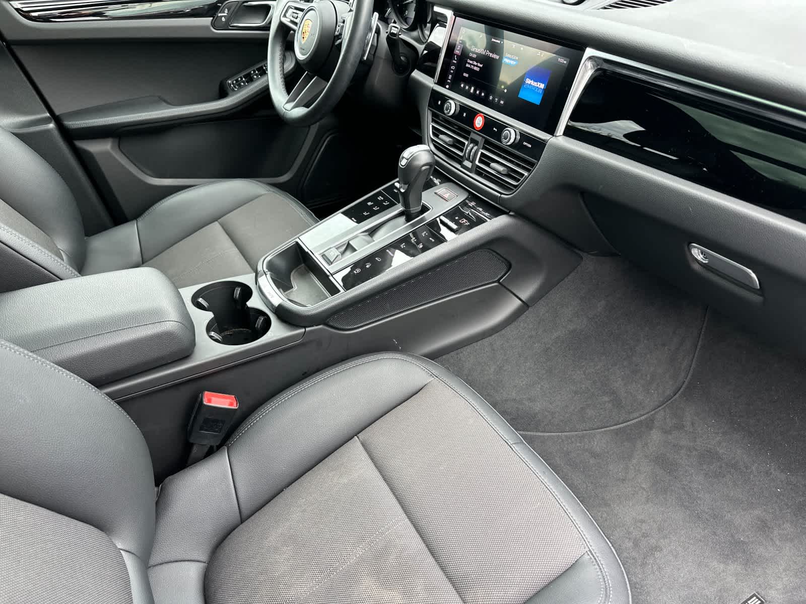 Thumbnail: 2025 Porsche Macan - 17