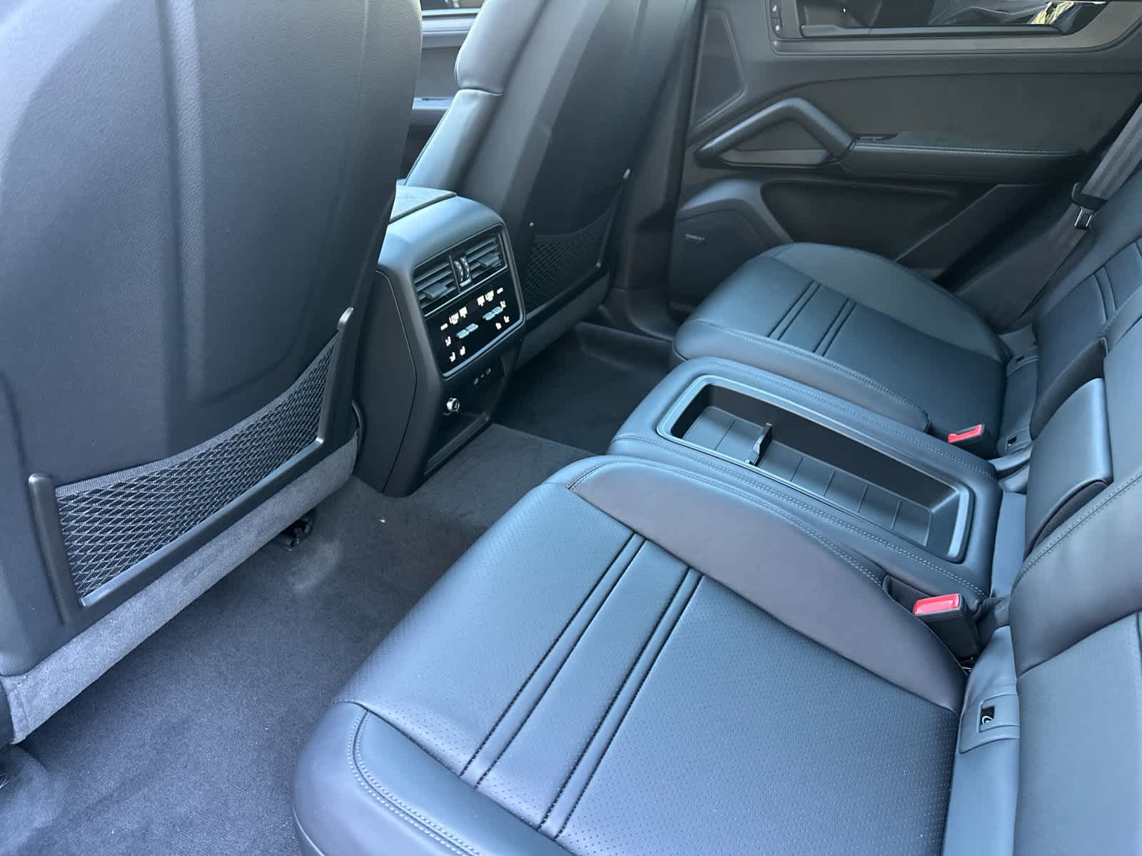 Thumbnail: 2026 Porsche Cayenne - 13