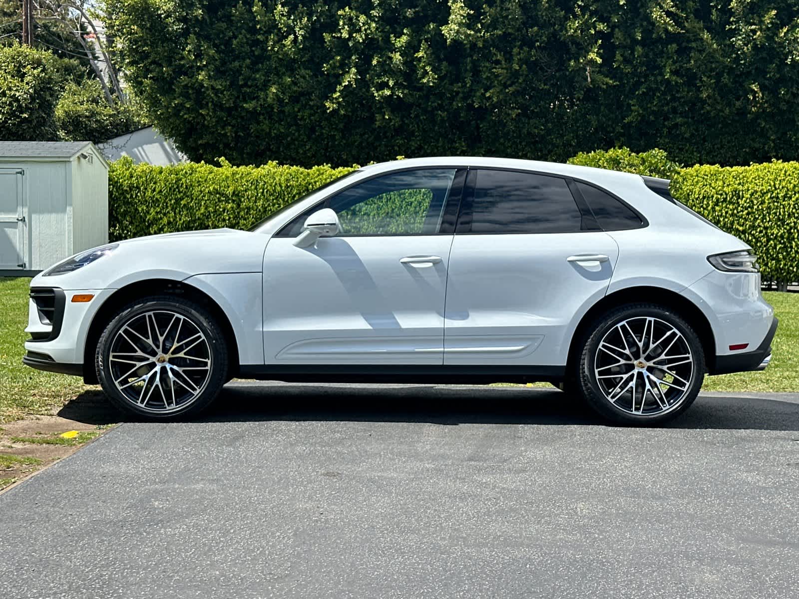 Thumbnail: 2026 Porsche Macan - 2