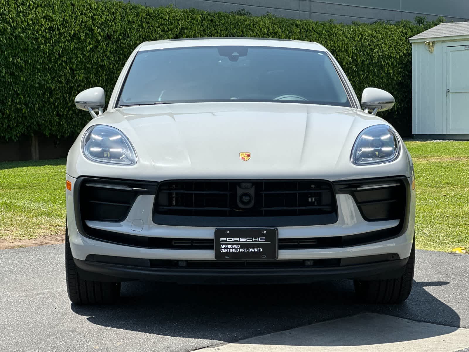 Thumbnail: 2025 Porsche Macan - 10
